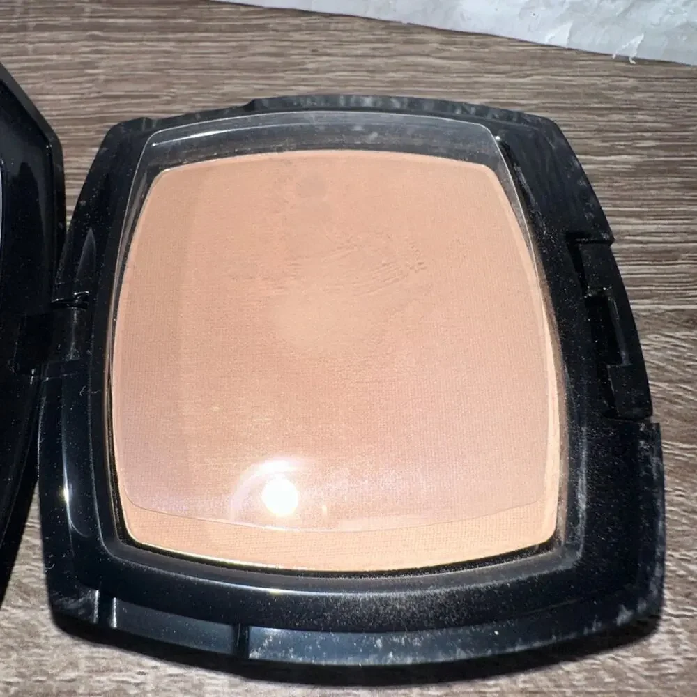 Peter Thomas‎ Roth Un-Wrinkle Pressed Powder Fair Light Matte 0.35oz Compact